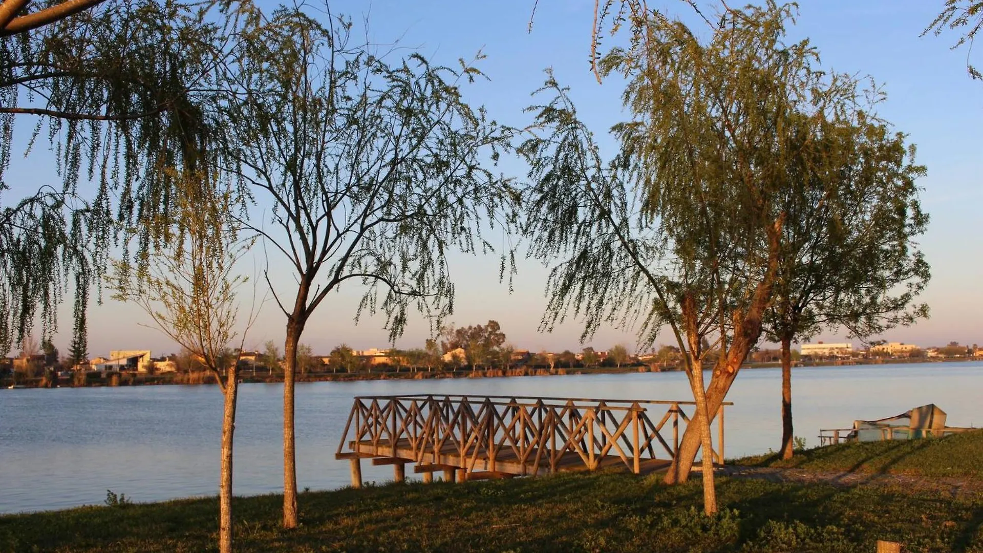 Galet House For 4 People With Barbecue And Near Villa Deltebre